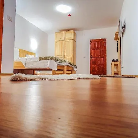 Guest house Conacul Sfanta Elena *