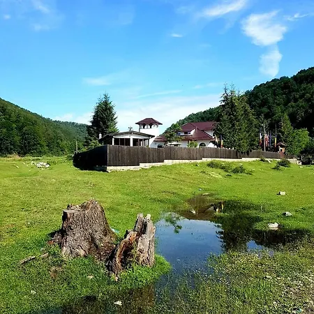 Conacul Sfanta Elena Guest house *