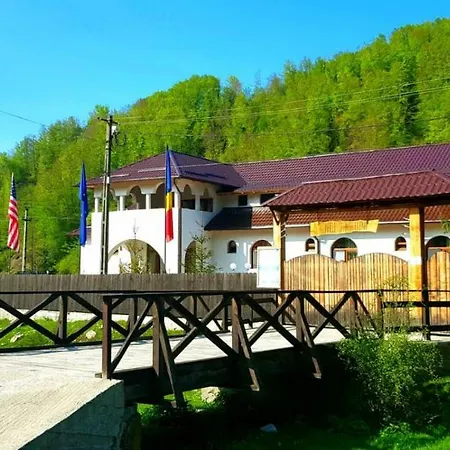 Guest house Conacul Sfanta Elena Berevoesti